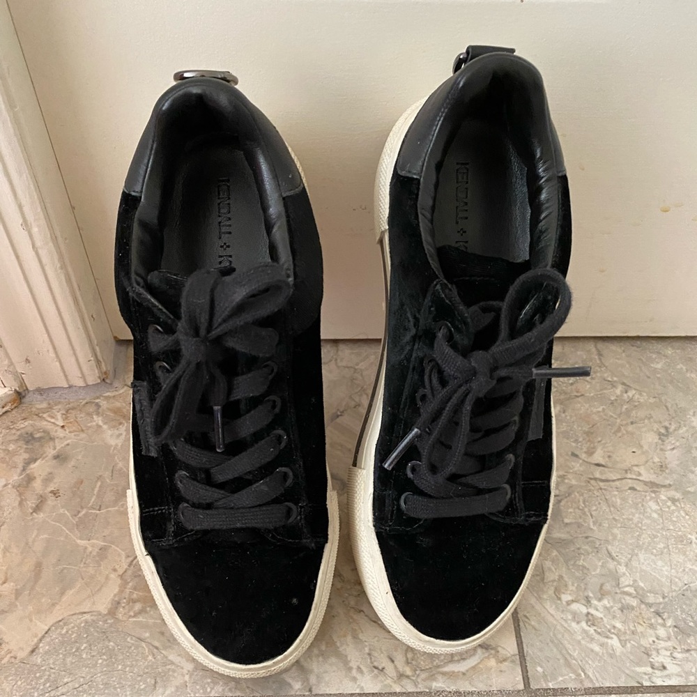 KENDALL and KYLIE BLACK SUEDE PLATFORM SNEAKER